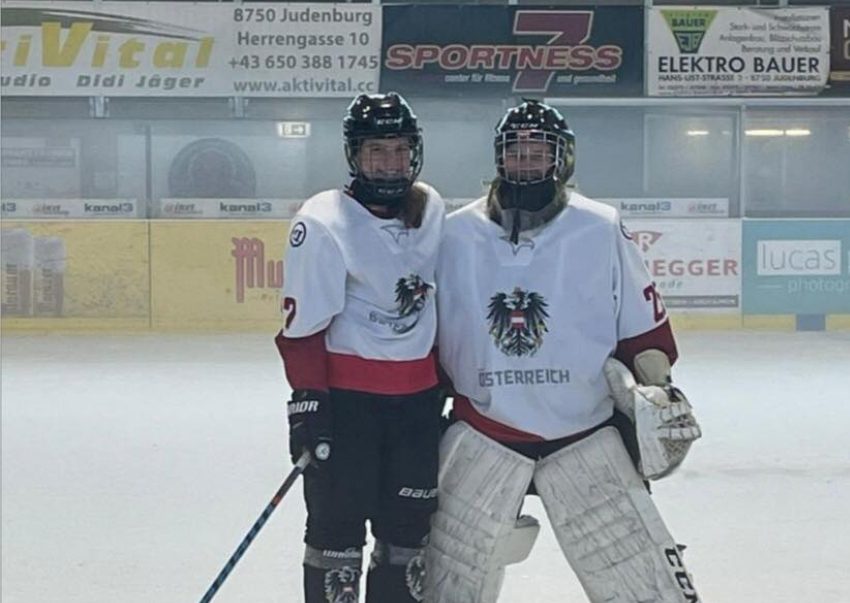 Zwei Emser „Hockey-Mädels“ für Österreich